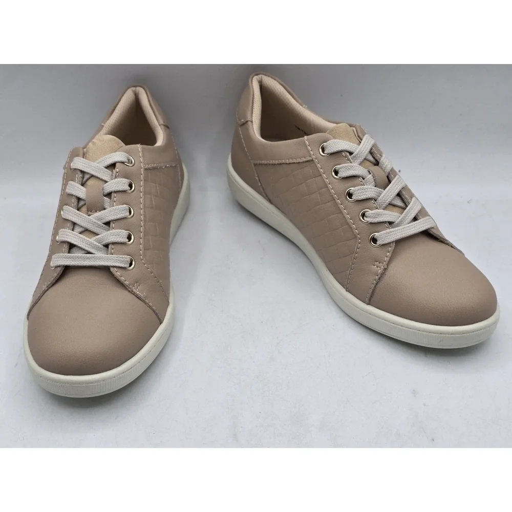 Trotters‎ Adore T2117-112 Womens Beige Leather Lifestyle Sneakers Shoes 7 M
